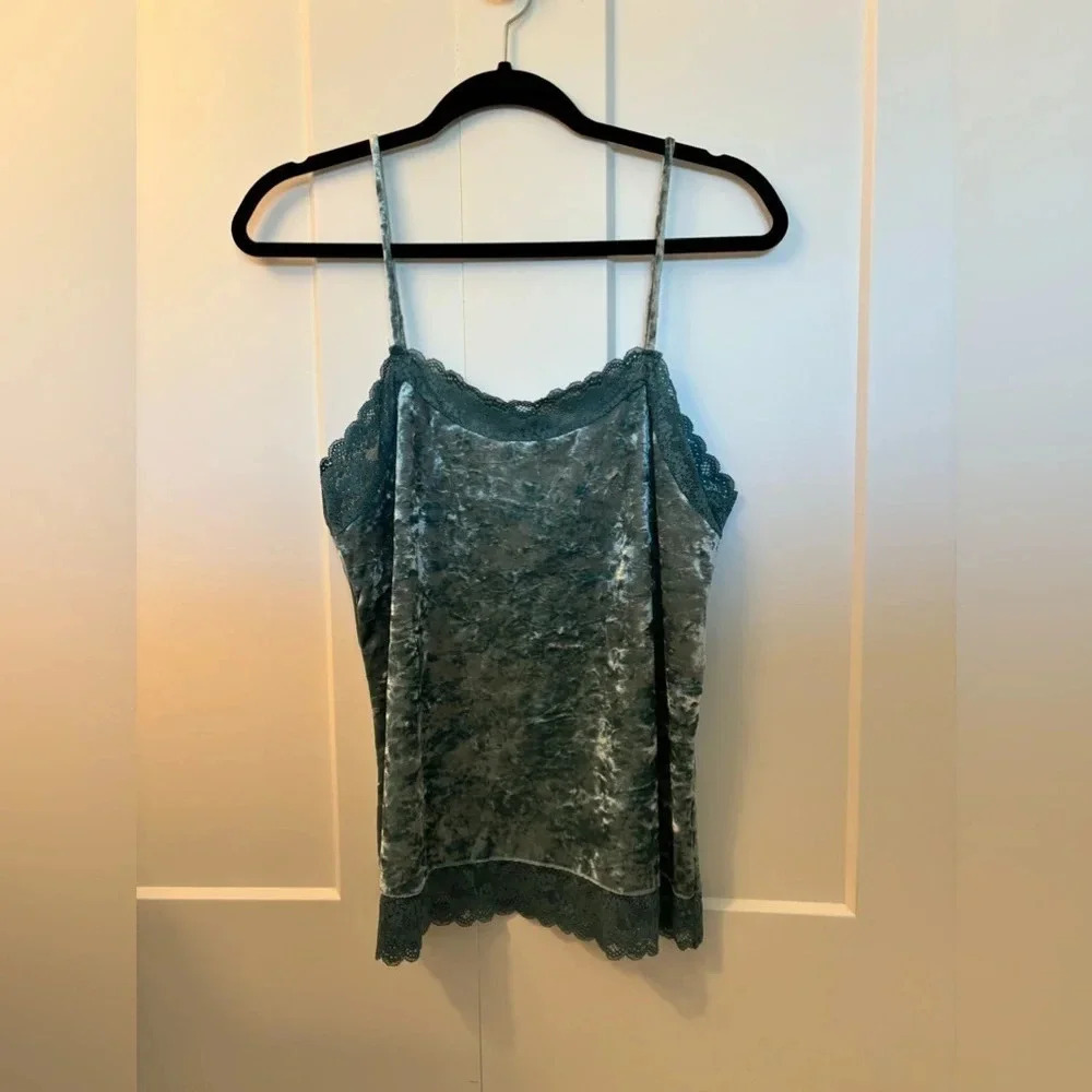Romeo & Juliet Couture Lace and Crushed Velvet Aqua Tank Top M NWT